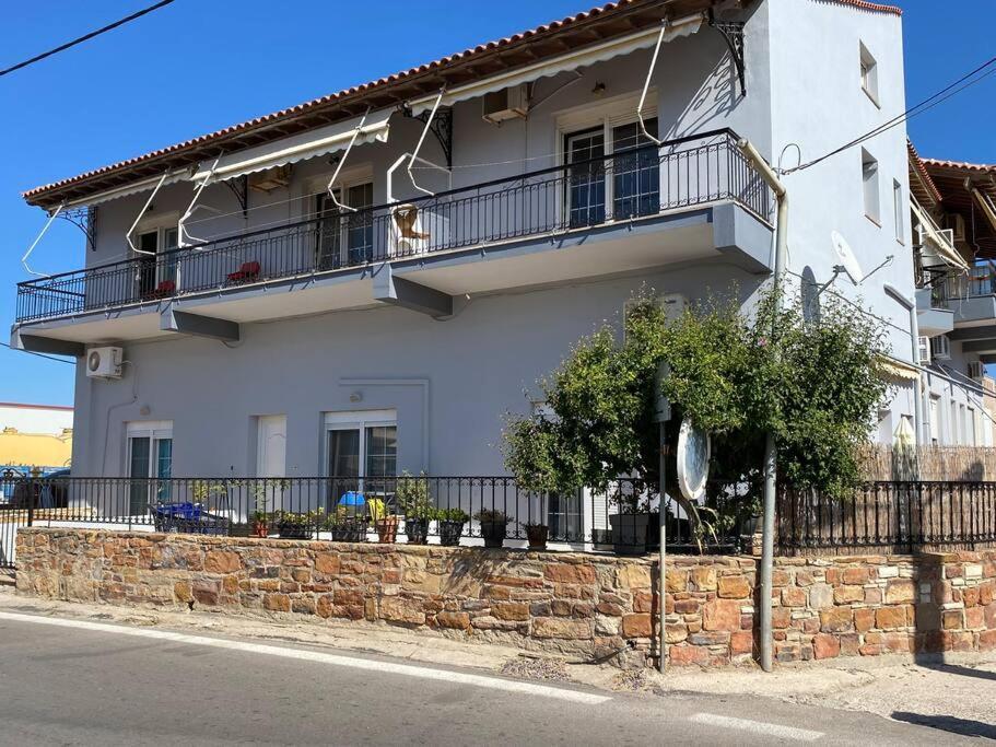 Апартаменты Μεζονέτα Aikaterini N3 Хиос Экстерьер фото